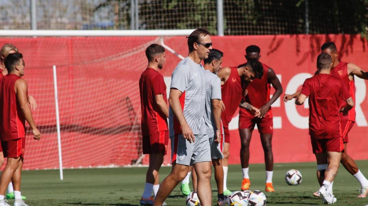 Julen Lopetegui, en el entrenamiento de este viernes en la ciudad deportiva