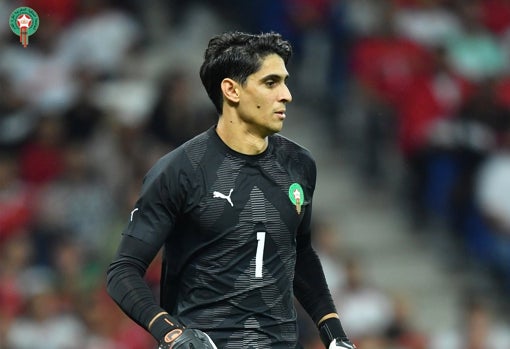 Yassine Bono durante un encuentro con la selección de Marruecos