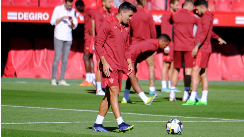 Acuña, seria duda para el partido contra el Atlético de Madrid