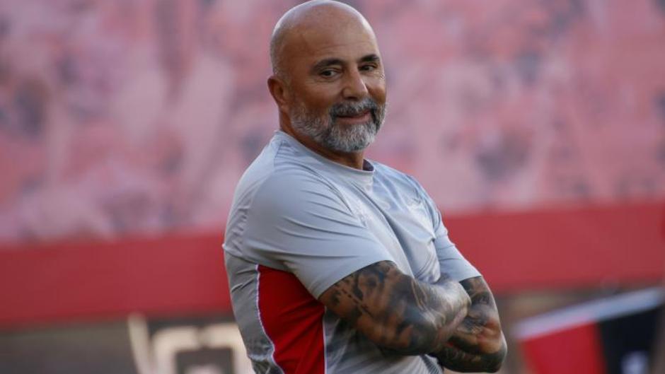 Los otros derbis de Sampaoli, dos victorias con polémica