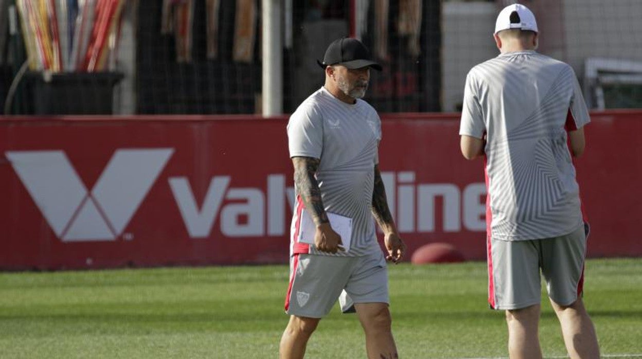 Jorge Sampaoli durante un entrenamiento del Sevilla FC