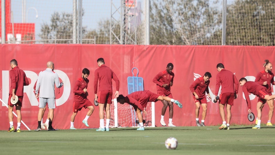 El envejecimiento progresivo de los fichajes del Sevilla