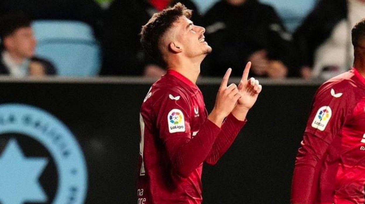 Kike Salas levanta los pulgares en Balaídos para alegría nervionense