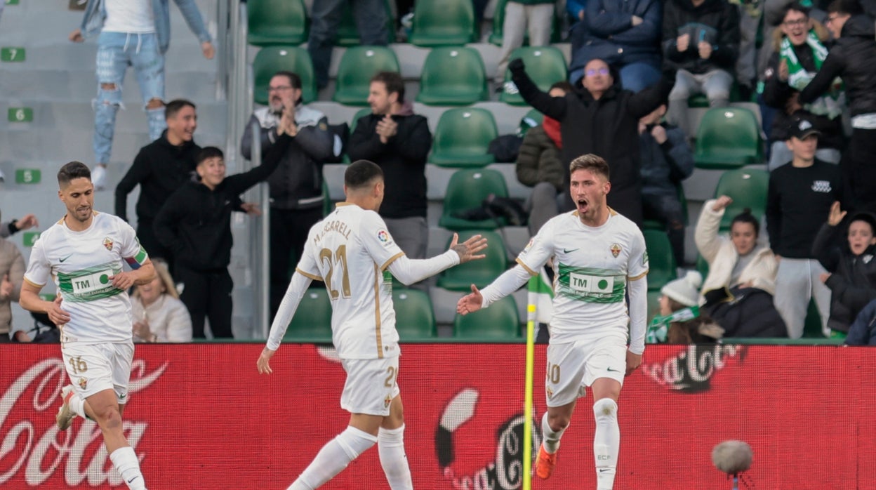 Carmona celebra su gol al Osasuna