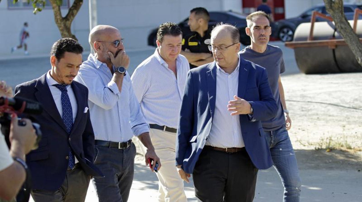 De izquierda a derecha, José María del Nido Carrasco, Monchi, Emilio de Dios, José Castro y Fernando Navarro