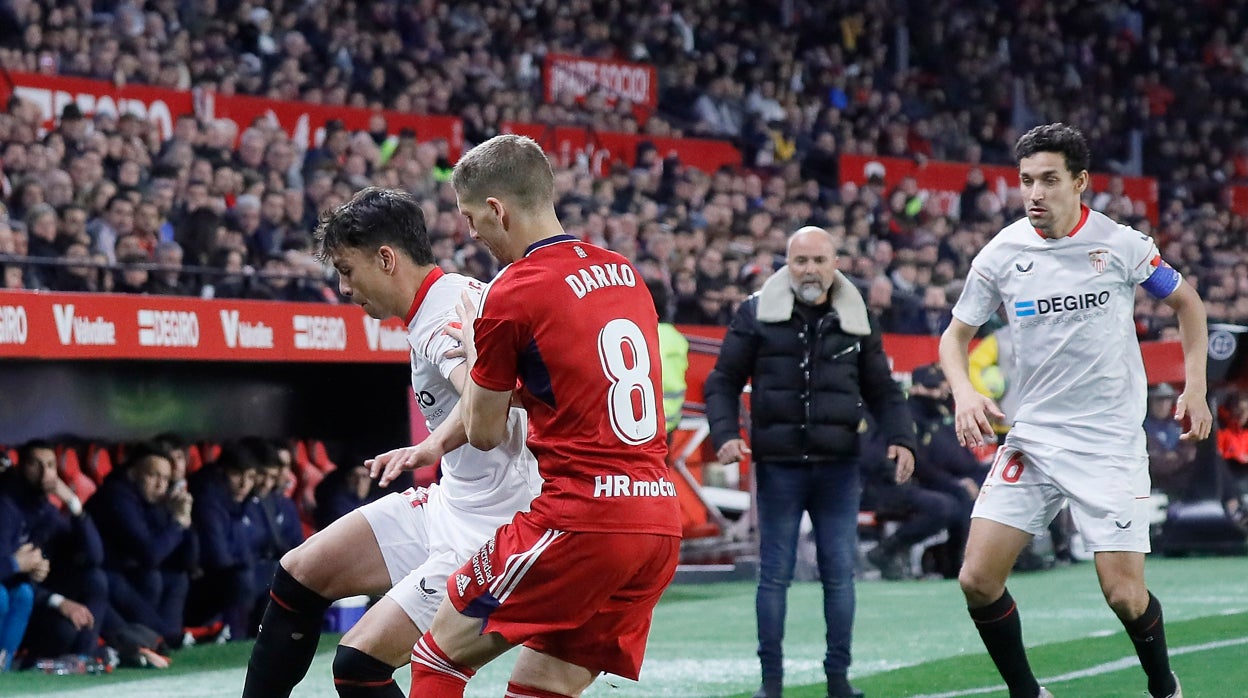 Sampaoli contempla en presencia de Navas una pugna entre Brasanac y Óliver en el Sevilla - Osasuna del domingo