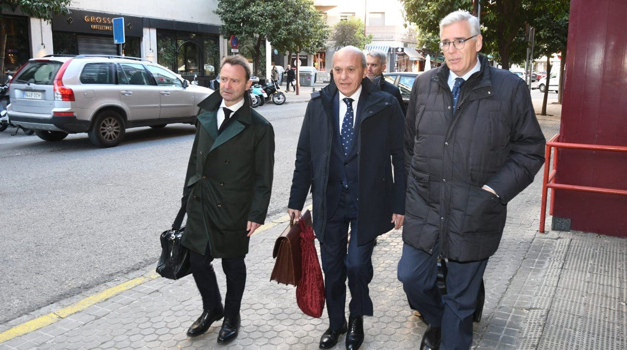 Del Nido acudió a la vista acompañado por sus abogados Ricardo Astorga y José Manuel García-Quílez