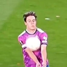 Manos de Fagioli para controlar el balón