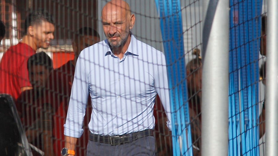 La arenga de Monchi antes de El Gran Derbi: «Dejemos por unas horas los líos de vuelos, hoteles y entradas»