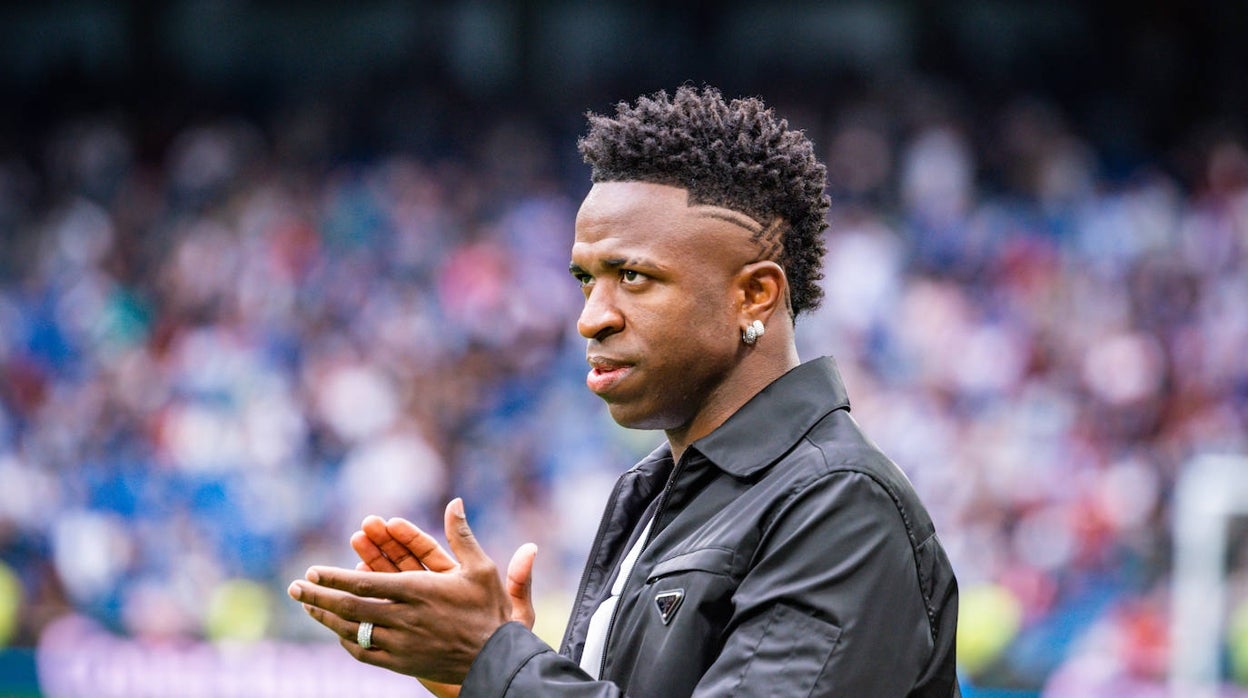 Vinícius, sobre el césped del Santiago Bernabéu