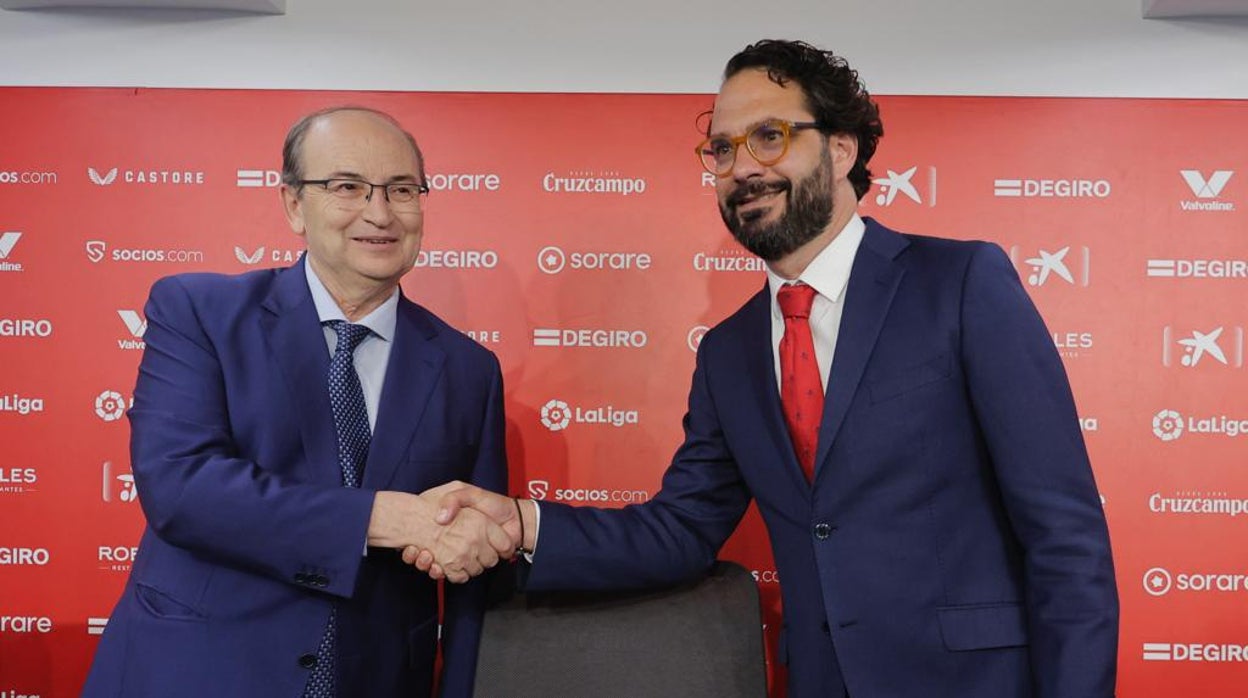 Castro saluda a Orta en la presentación oficial del nuevo secretario técnico