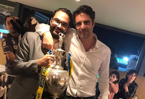 Víctor Orta y Gaby Ruiz, durante la etapa de ambos en el Leeds