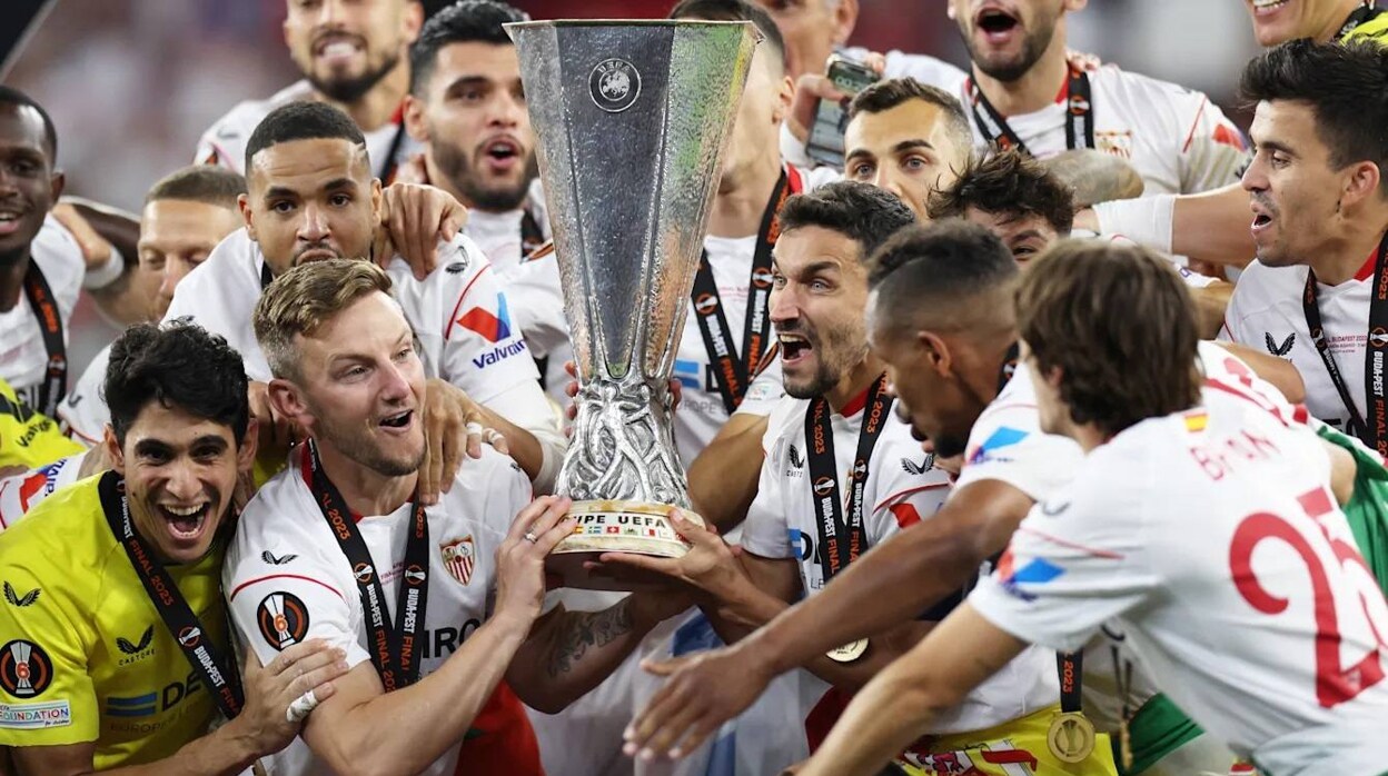 El Sevilla FC, premiado por tener la mejor estrategia de  internacionalización - Estadio Deportivo