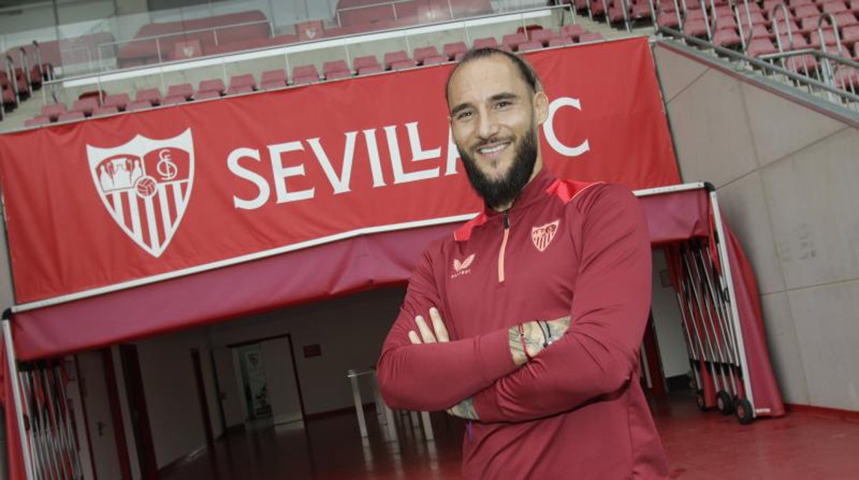 Gudelj se cruza los brazos en el estadio Jesús Navas