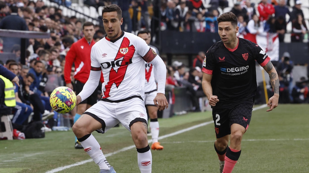 Gonzalo Montiel, durante el Rayo - Sevilla de la pasada temporada