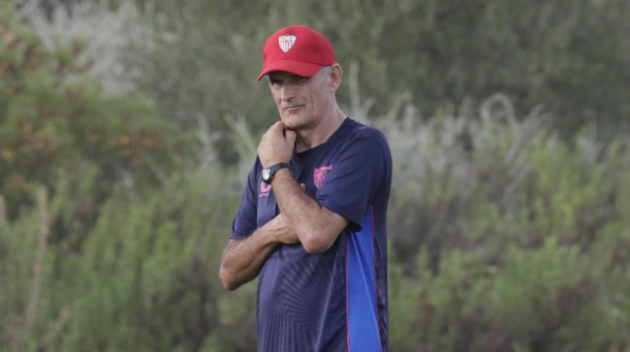 José Luis Mendilibar, técnico del Sevilla, en la concentración de Montecastillo