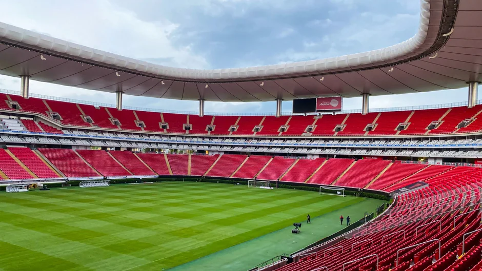 Estadio Akron: capacidad, historia, accesos e información del estadio de Chivas, donde se celebra el derbi Sevilla FC - Real Betis amistoso