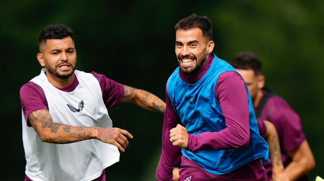 Tecatito y Suso, en el entrenamiento de ayer en Detroit