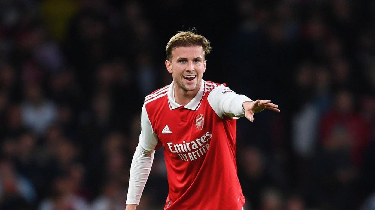 El Mallorca negocia por Holding, candidato a la defensa de Mendilibar