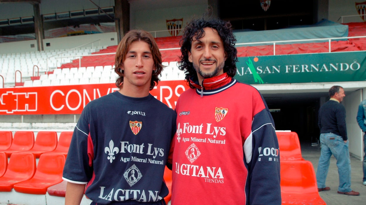 Un joven Sergio Ramos, junto a Pablo Alfaro, en 2004 en el Sánchez-Pizjuán