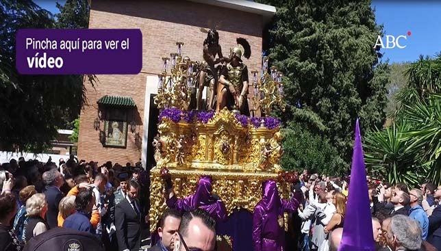 La impresionante salida del misterio de Las Cigarreras - Semana Santa de Sevilla 2018