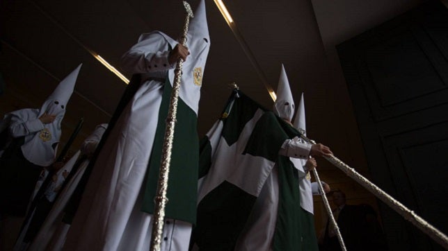 Wallapop incrementó en marzo un 80% la venta de túnicas de nazareno