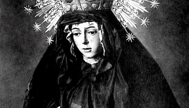 Cien años del luto de la Macarena que pasó a la historia de la Semana Santa de Sevilla