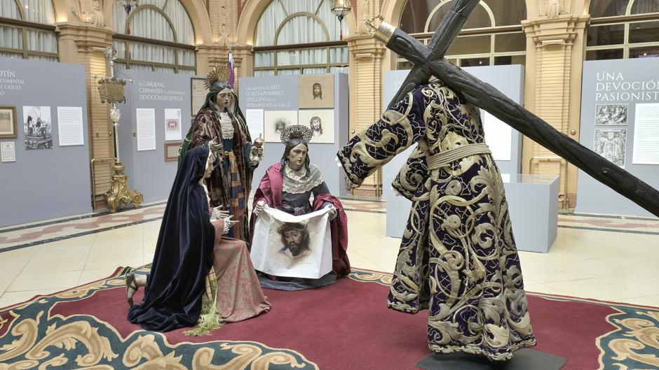 El Valle expone la historia de la cofradía de la Santa Faz en el Labradores
