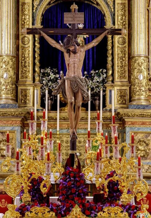 El Cristo de las Cinco Llagas, sobre el paso procesional