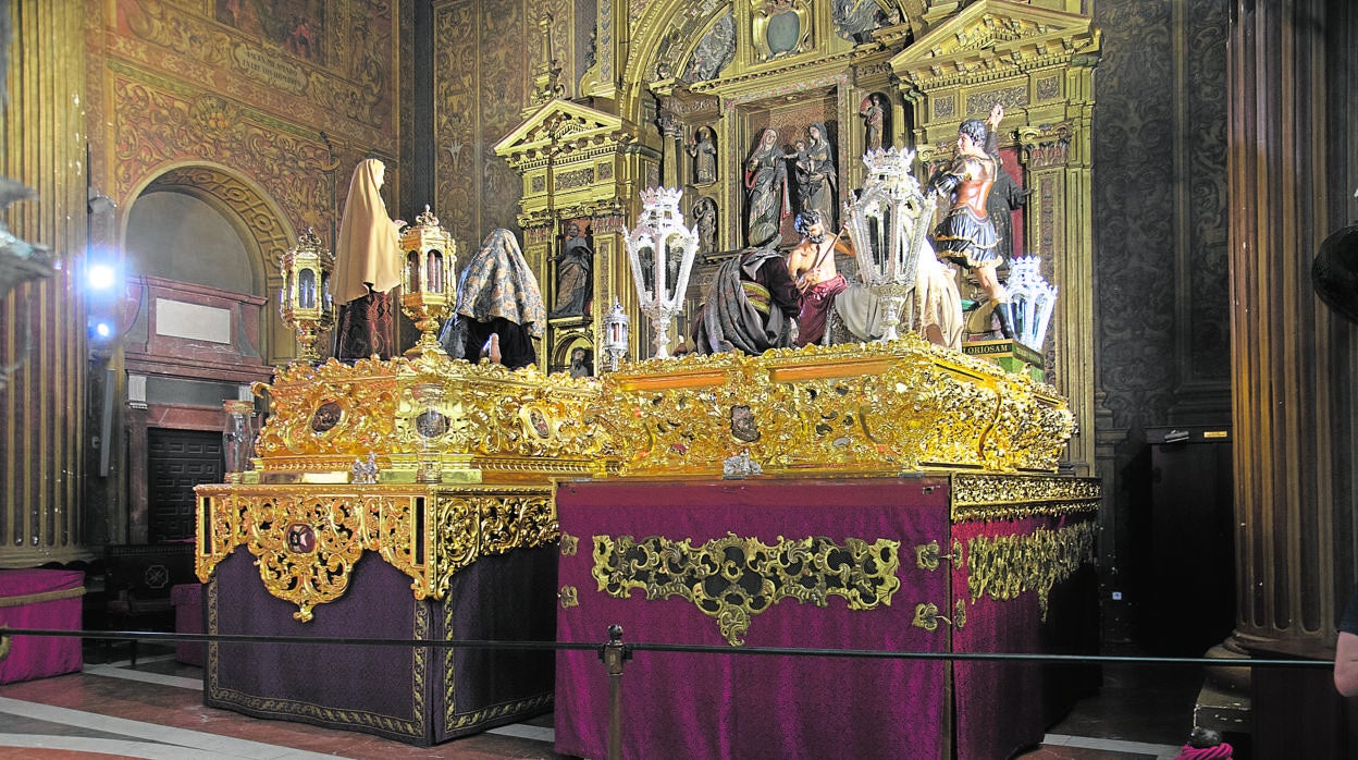Los dos primeros pasos de la cofradía del Valle en una imagen de archivo de la Semana Santa de 2019