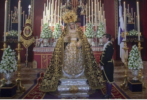 Besamanos de la Virgen de la Victoria
