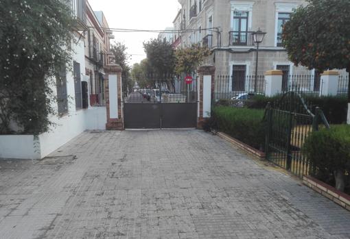 Antiguo suelo del compás del de entrada de la parroquia de San Sebastián