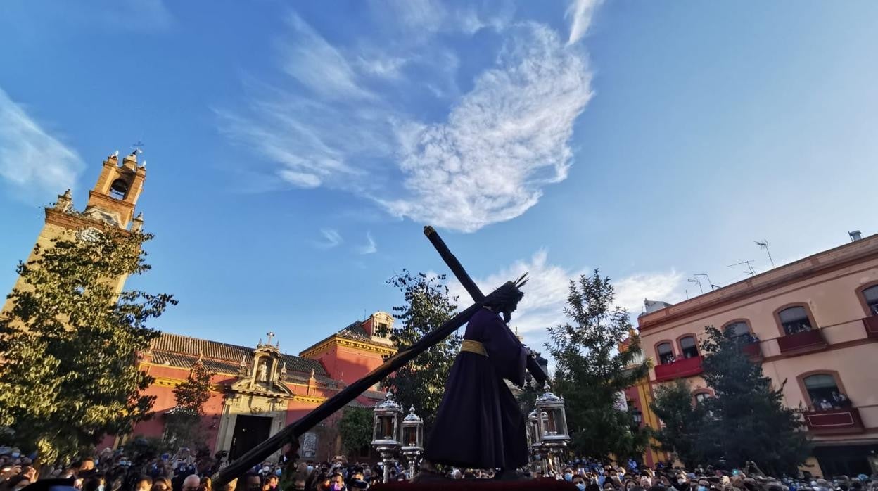 El Gran Poder y la fotoviral de la nube