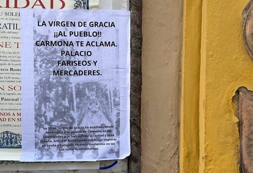 Cartel de protesta aparecido esta semana en templos de Sevilla
