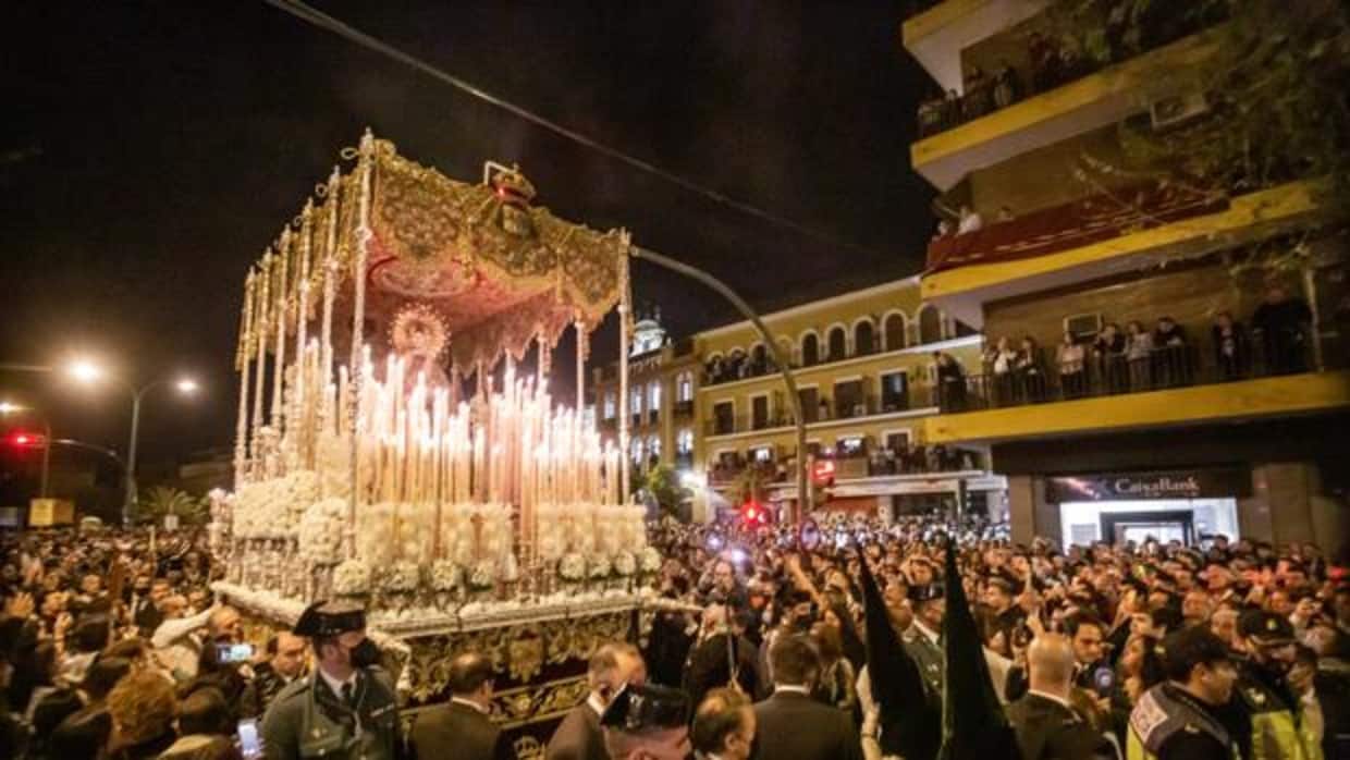La Madrugá de Sevilla