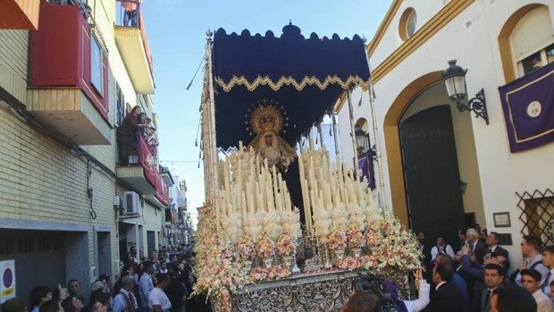 Hermandades y Cofradías del Viernes de Dolores en Sevilla