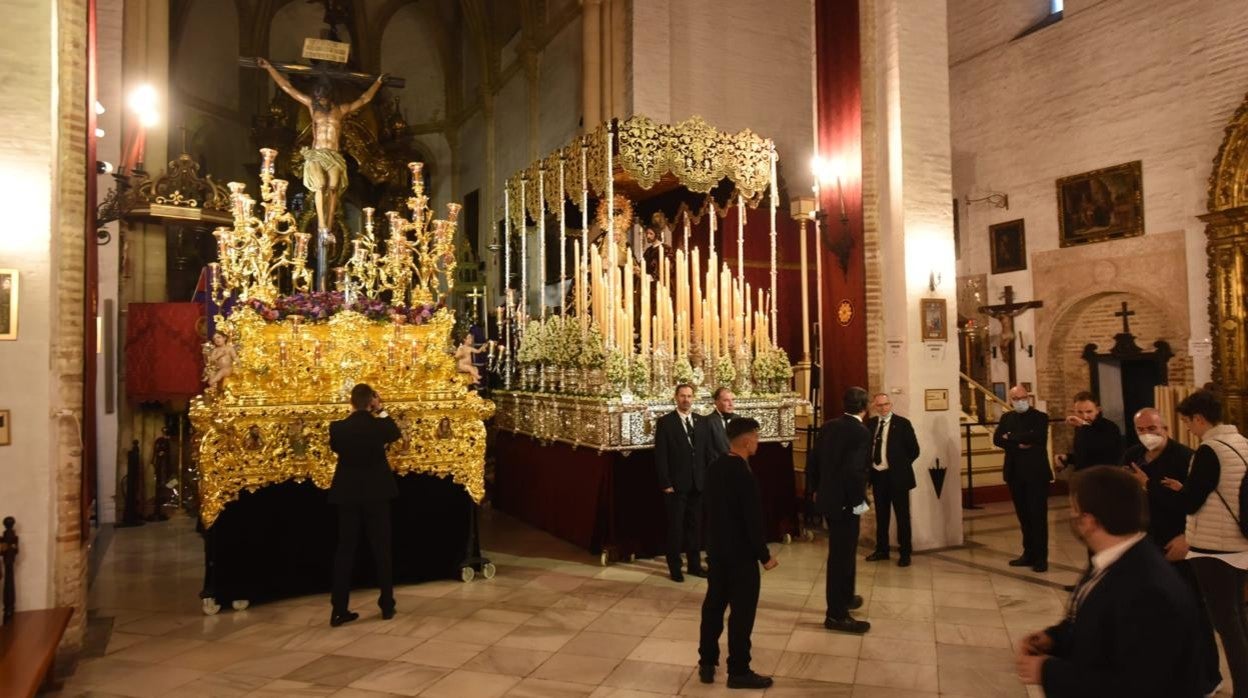 Los titulares de la hermandad de los Javieres en Omnium Sanctorum