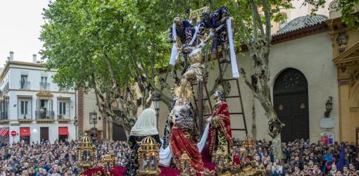 Horarios e itinerarios del Jueves Santo de la Semana Santa de Sevilla 2022