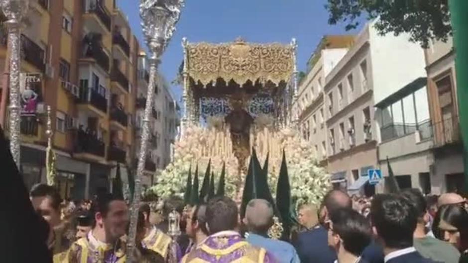 En vídeo: la emotiva Salve Marinera a la Esperanza de Triana