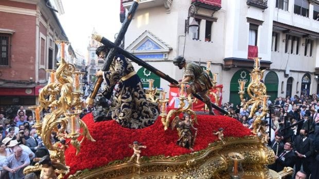 Las galerías de fotos del Viernes Santo de la Semana Santa de Sevilla 2022
