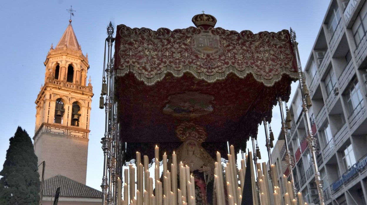 Madre de Dios de la Palma de la hermandad del Cristo de Burgos