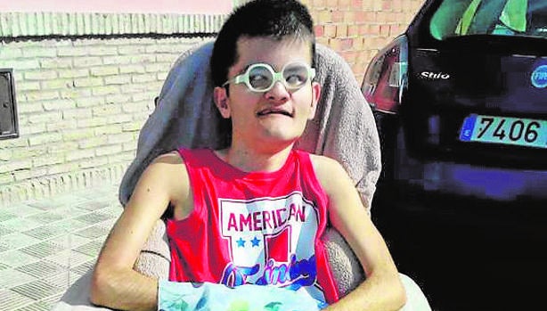 Ezequiel lucha por entrar en el centro ocupacional para discapacitados