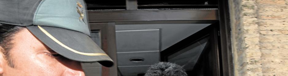 Antonio Maetre, exalcalde de Los Palacios saliendo de los juzgados