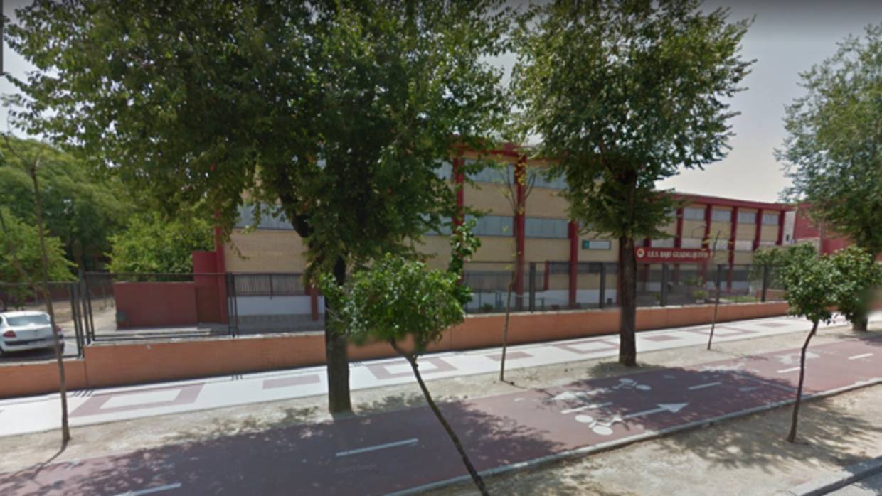 En el IES Bajo Guadalquivir reciben clases cerca de un millar de alumnos