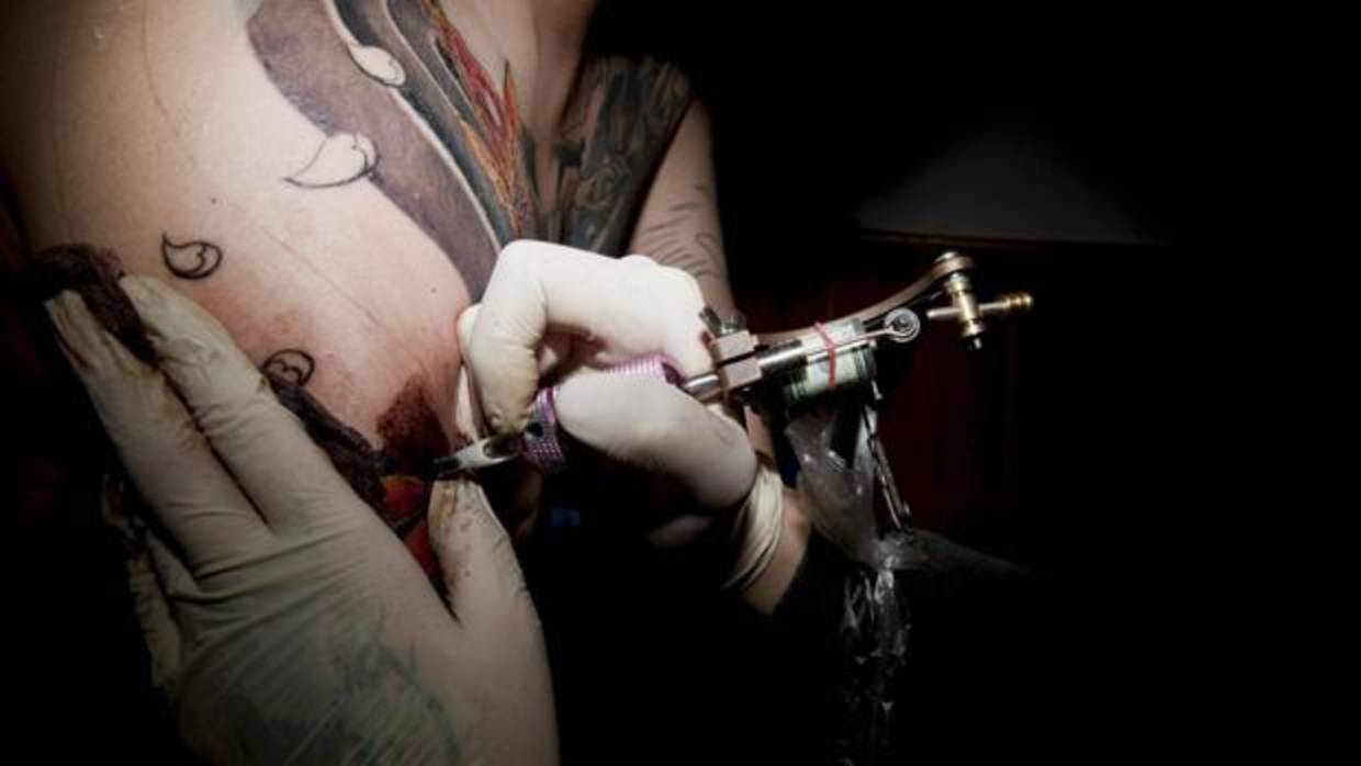 El tatuador clandestino ha pasado a disposición judicial