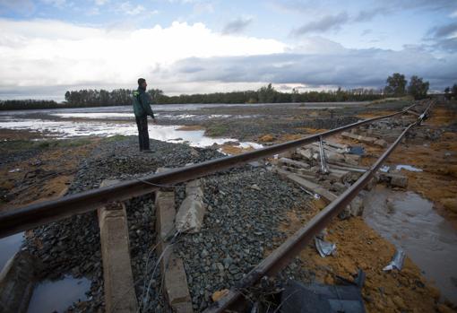 Así quedó la vía férrea tras el descarrilamiento