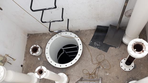 Rescatan de un depósito de CLH a dos operarios que cayeron inconscientes por los gases