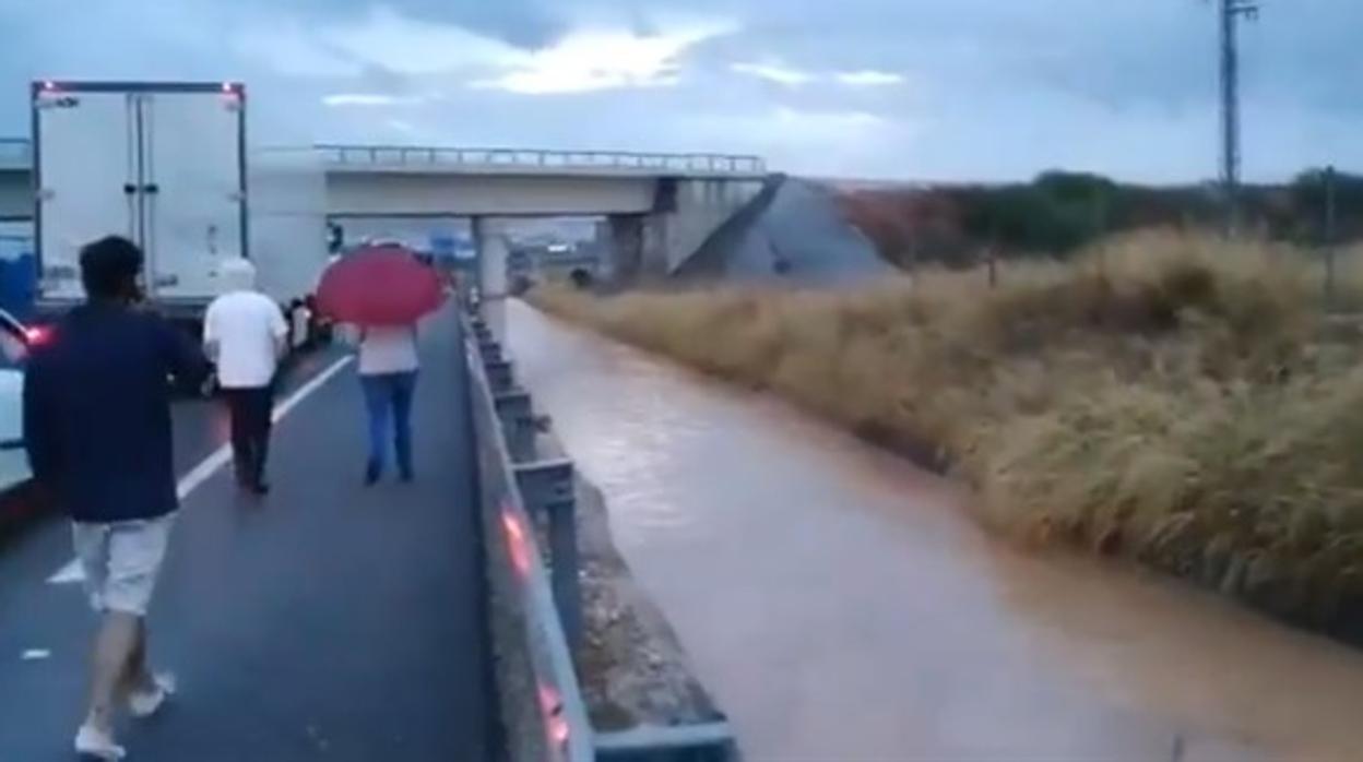 Reabierta la A-92 en Osuna, tras haber estado cortada dos veces en 24 horas a causa de una riada