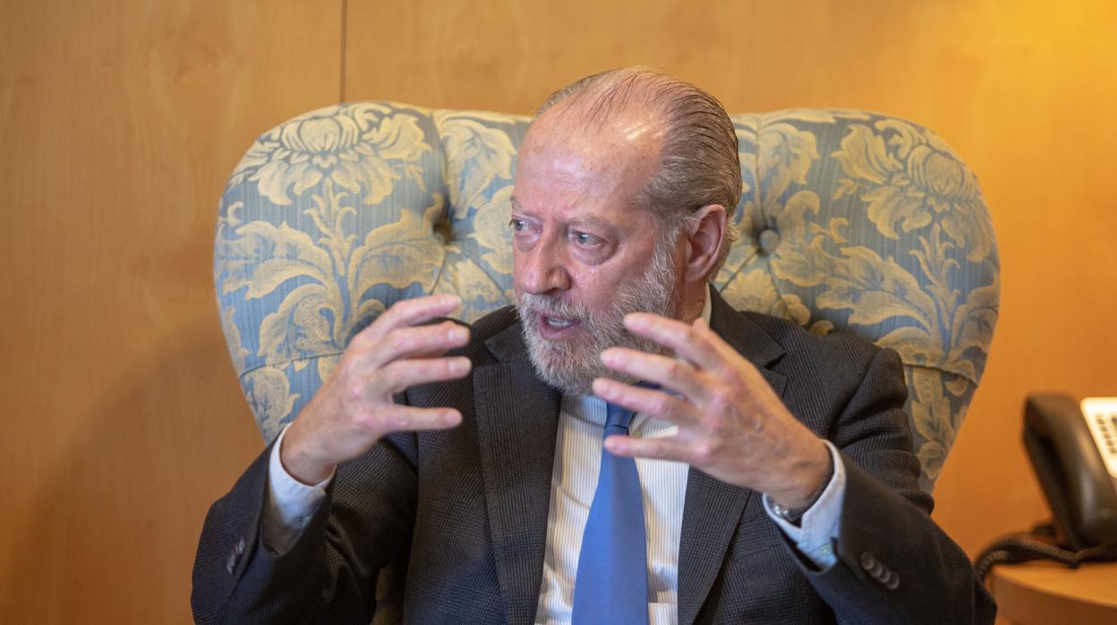 El presidente de la Diputación de Sevilla, Fernando Rodríguez Villalobos
