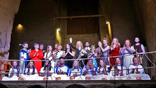 El mundo griego revive gracias a la compañía de teatro juvenil «Thalía Helena»